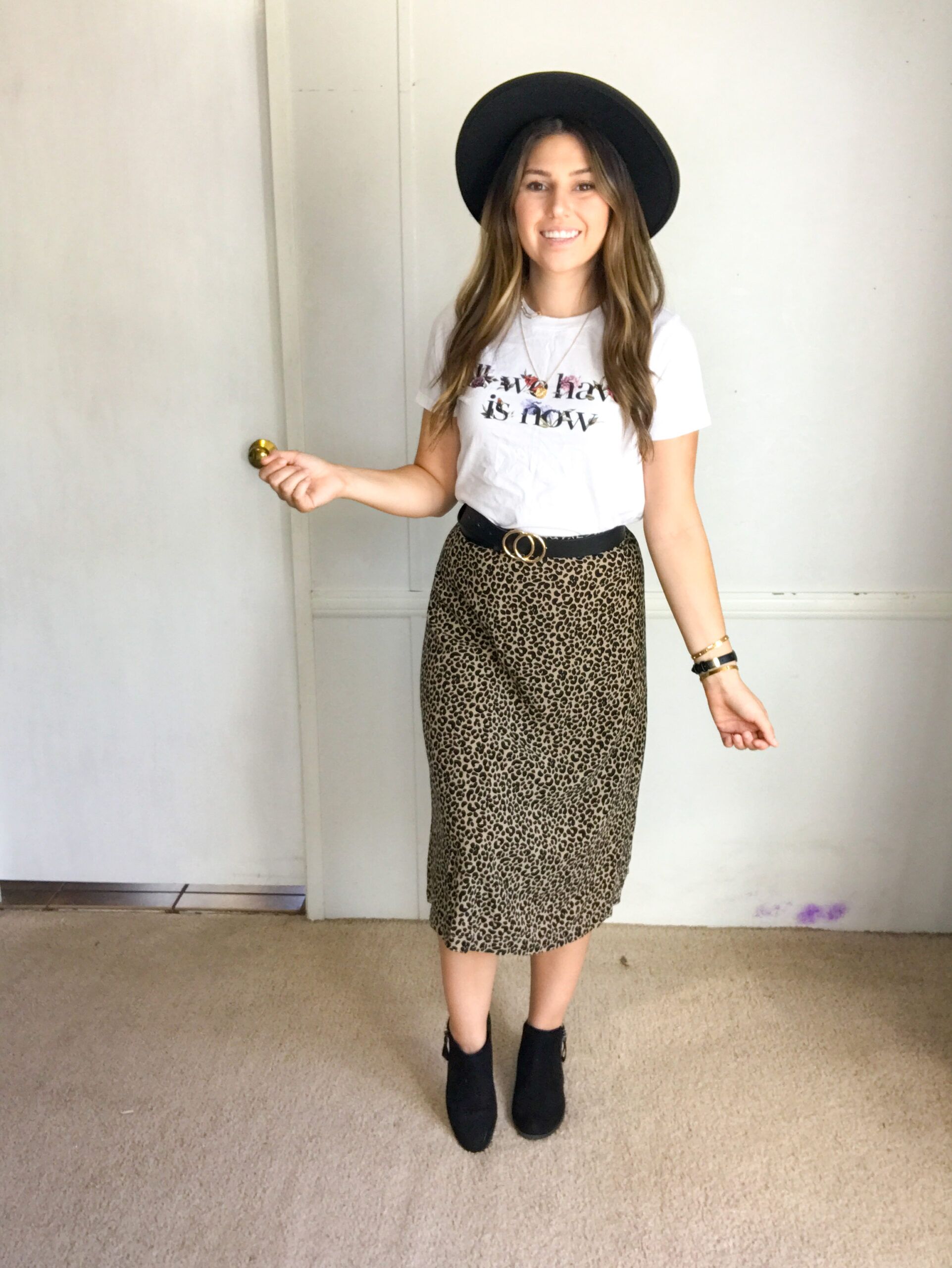 Postpartum Style- 5 Ways to style an  Printed Midi skirt - Dreaming  Loud