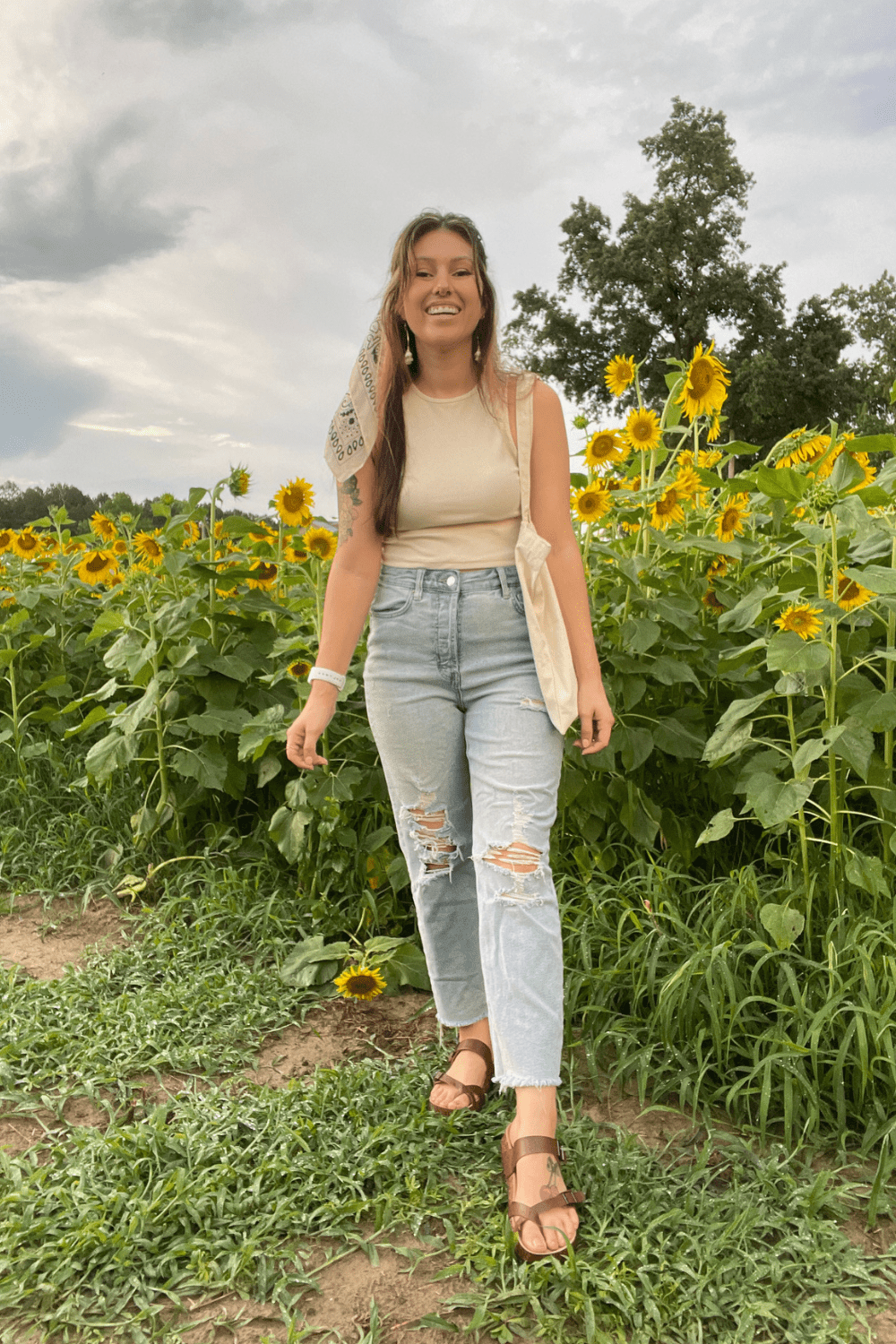 Sunflower Field Photoshoot Outfit Ideas - Classically Crystal